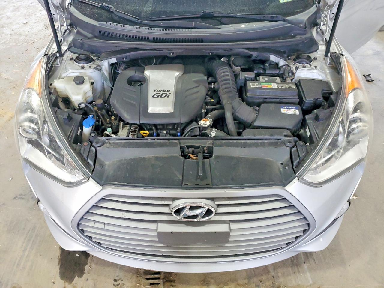 HYUNDAI VELOSTER 2016 — 12