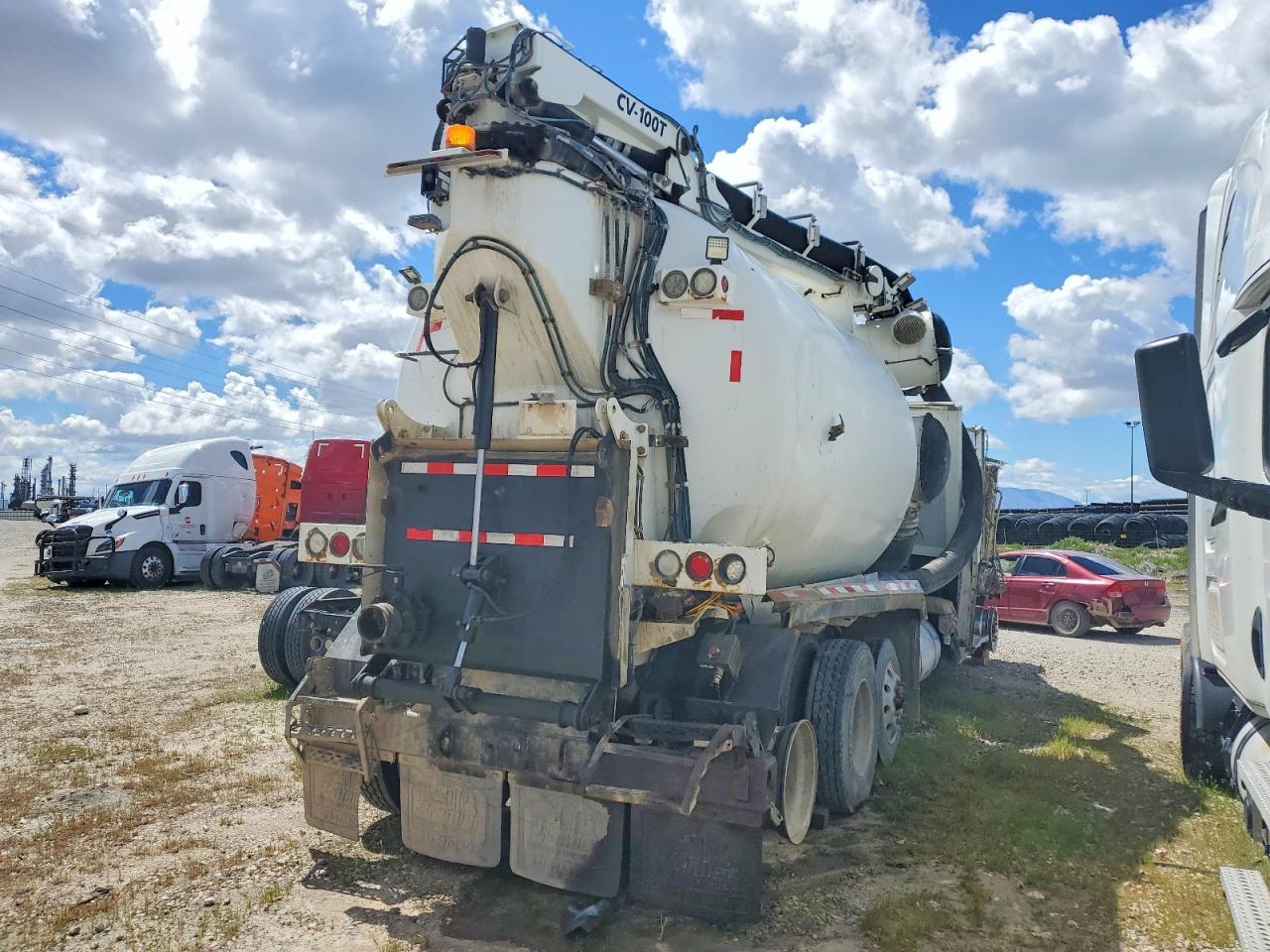 2018 PETERBILT 567