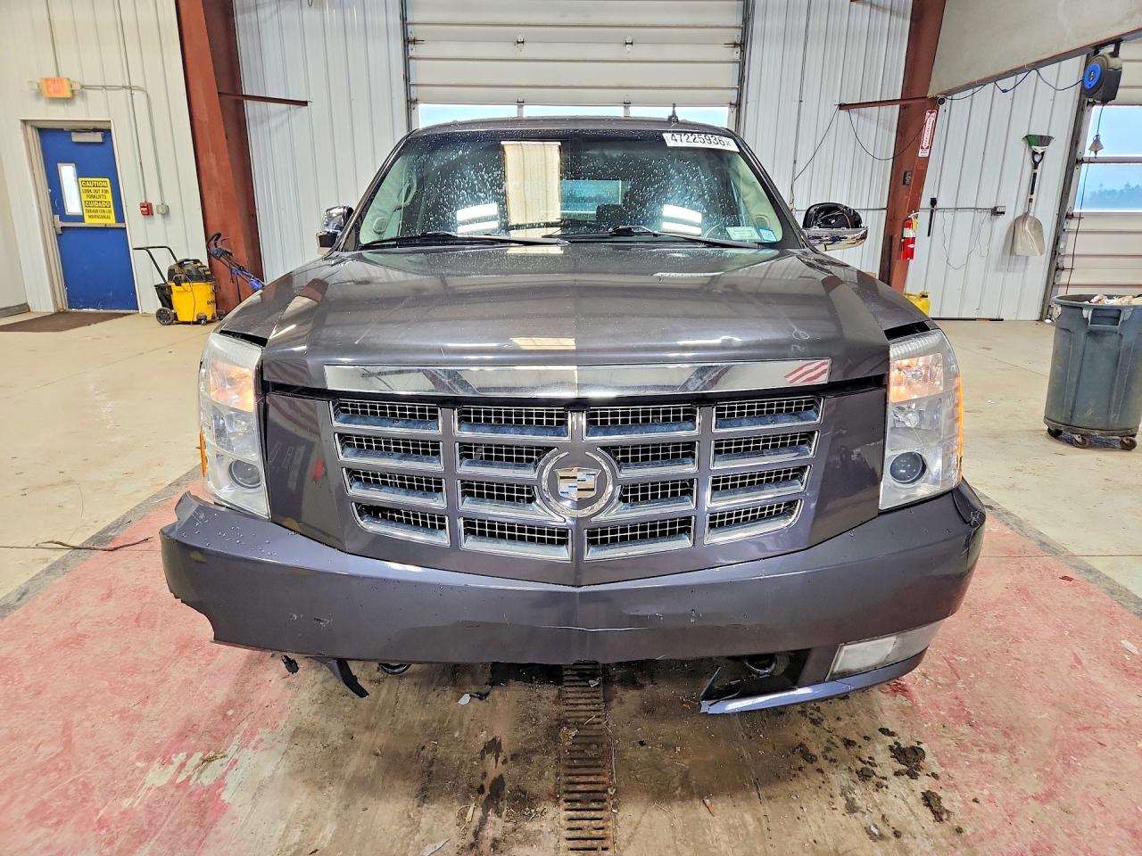 CADILLAC ESCALADE 2010 — 6