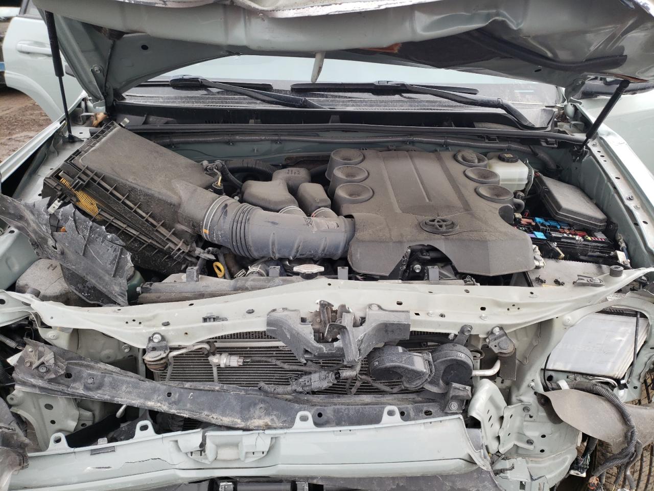 TOYOTA 4RUNNER 2022 — 13
