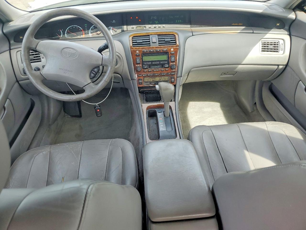 TOYOTA AVALON 2001 — 9