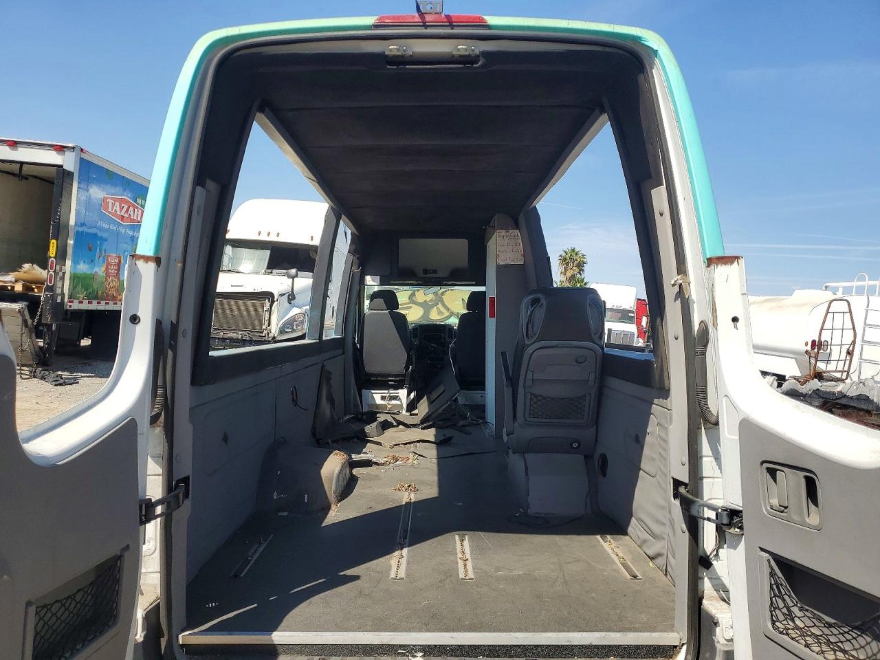 FREIGHTLINER SPRINTER 2012 — 11