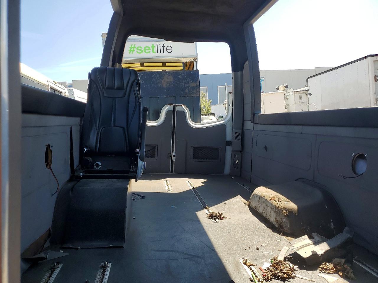 FREIGHTLINER SPRINTER 2012 — 12