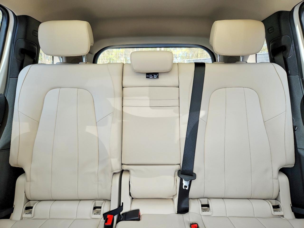 MERCEDES-BENZ EQB 2023 — 11