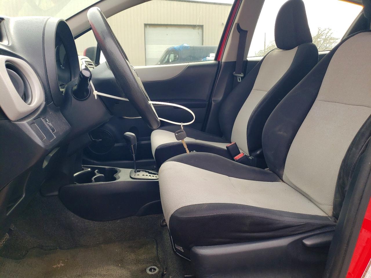 TOYOTA YARIS 2012 — 8