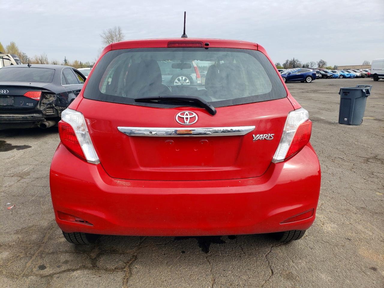 TOYOTA YARIS 2012 — 7