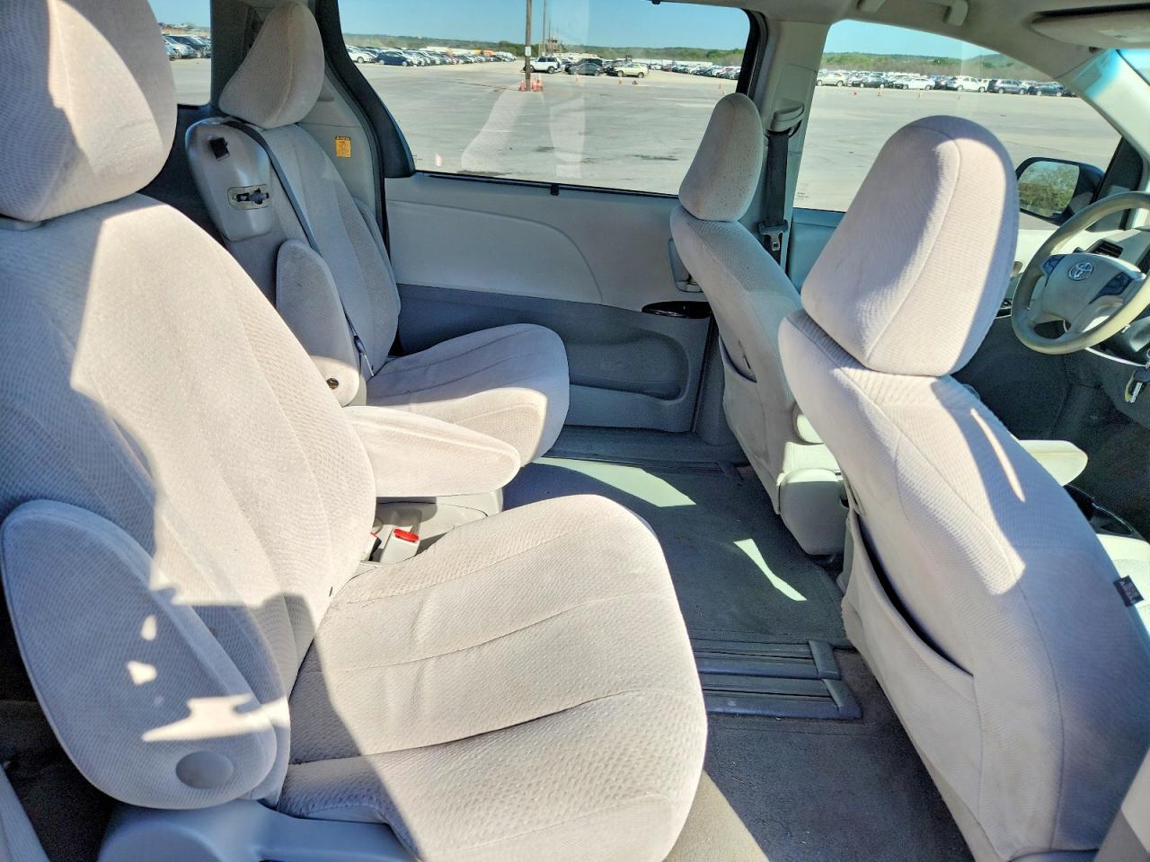 TOYOTA SIENNA 2012 — 12