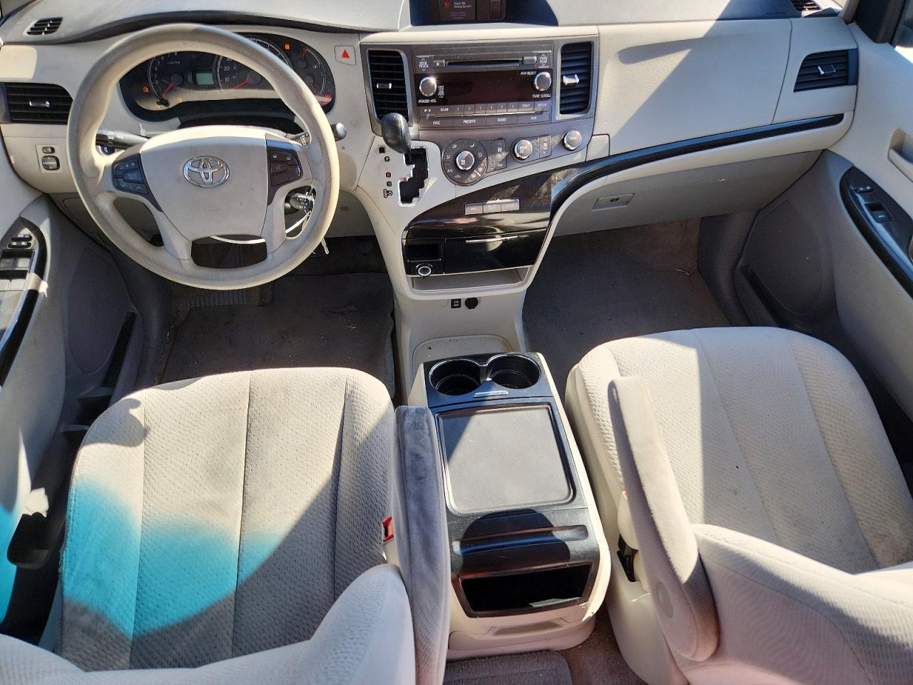 TOYOTA SIENNA 2012 — 9