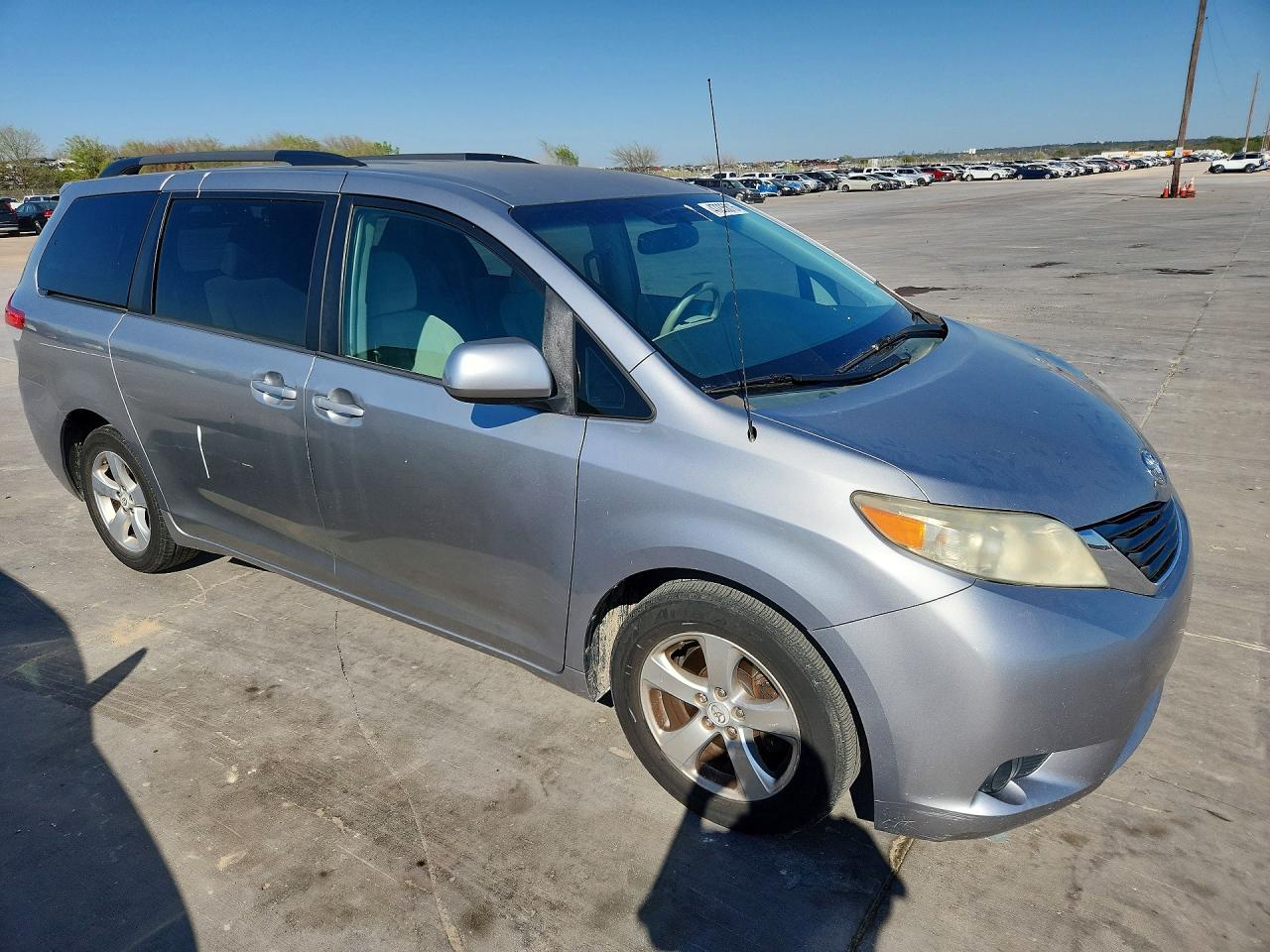 TOYOTA SIENNA 2012 — 5
