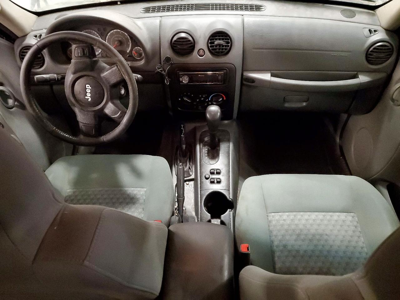JEEP LIBERTY 2005 — 9
