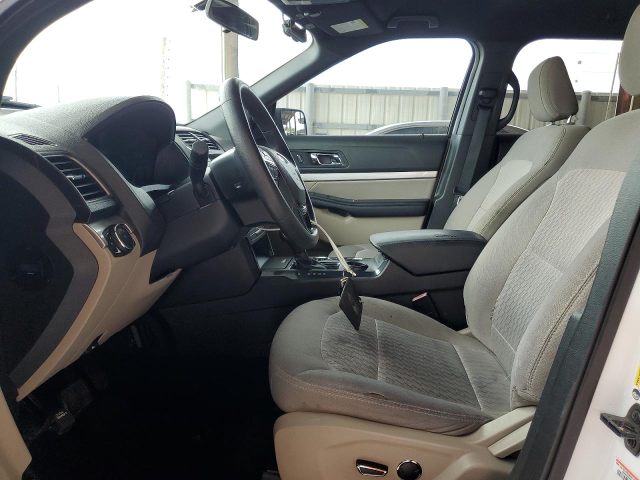 FORD EXPLORER 2018 — 8