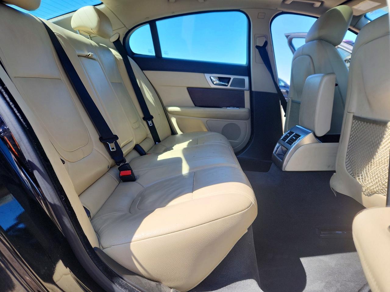 JAGUAR XF 2012 — 11