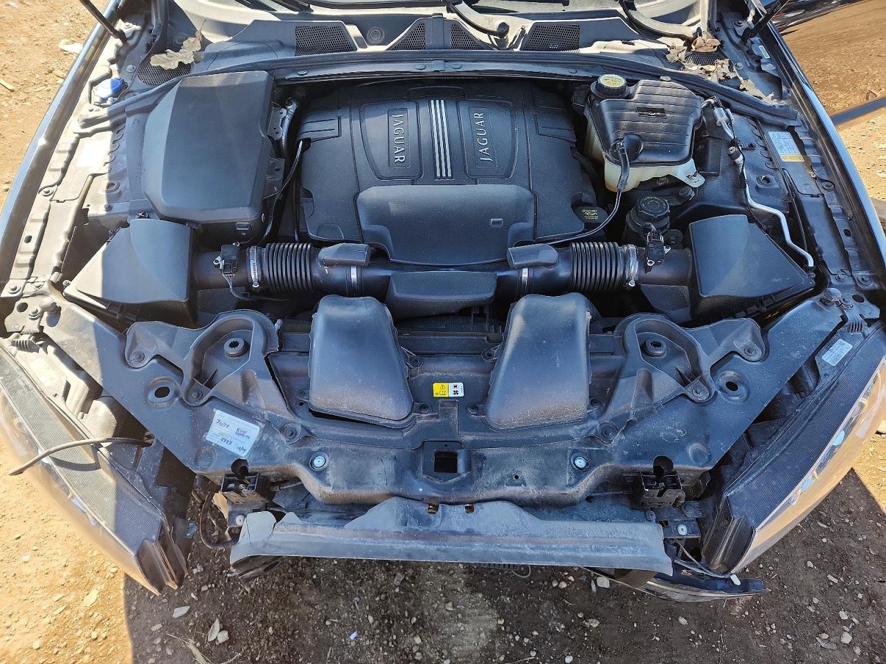 JAGUAR XF 2012 — 12
