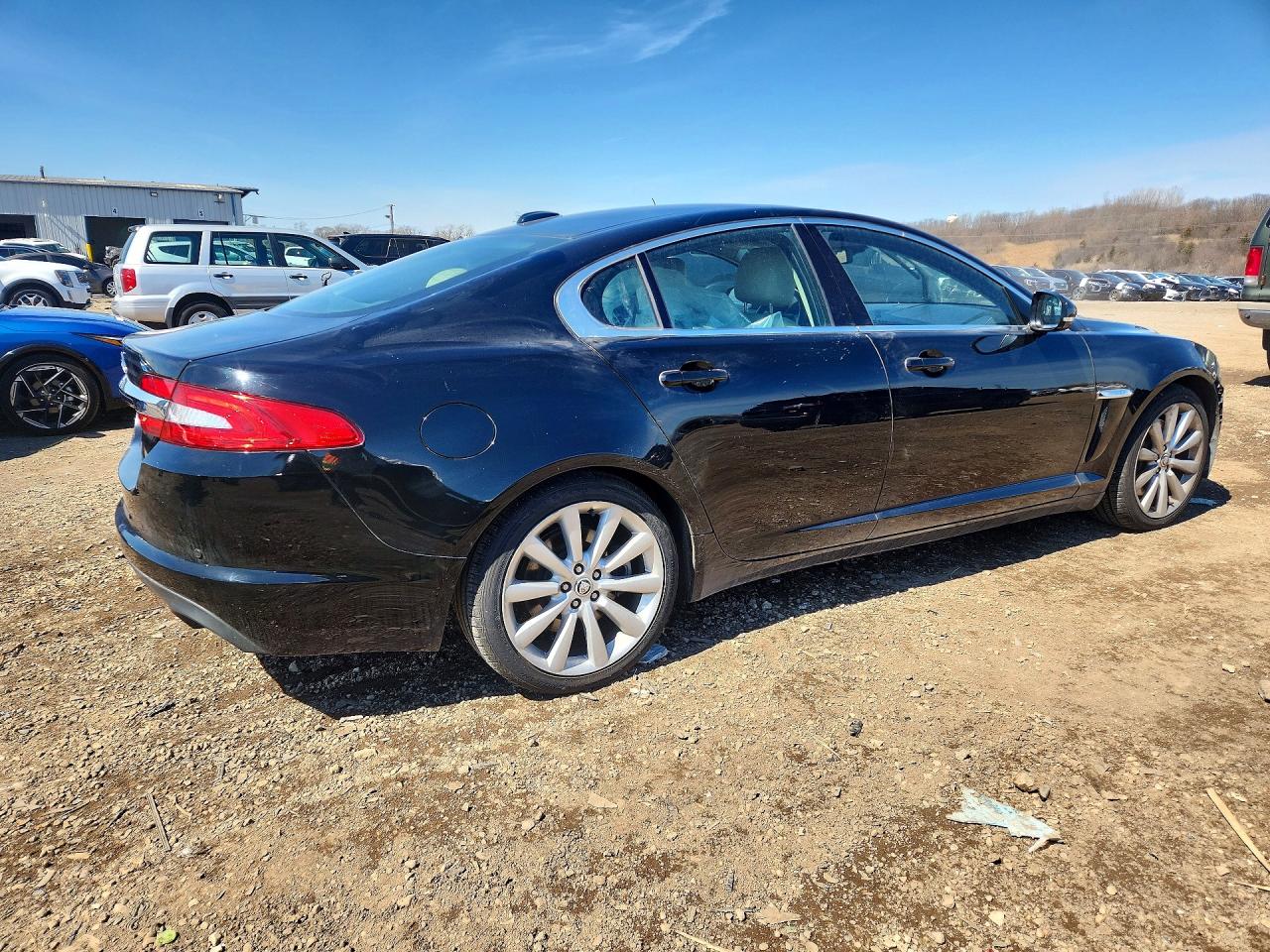 JAGUAR XF 2012 — 4