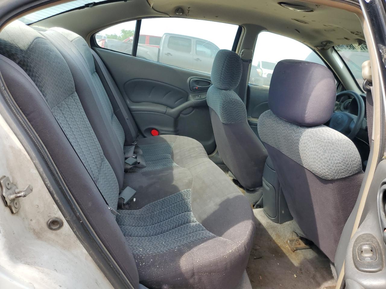 PONTIAC GRAND AM 2004 — 11
