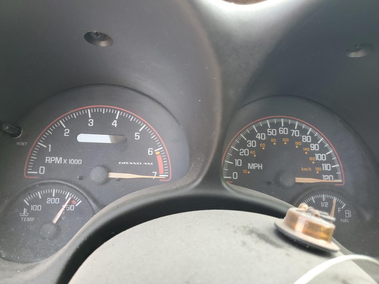 PONTIAC GRAND AM 2004 — 10