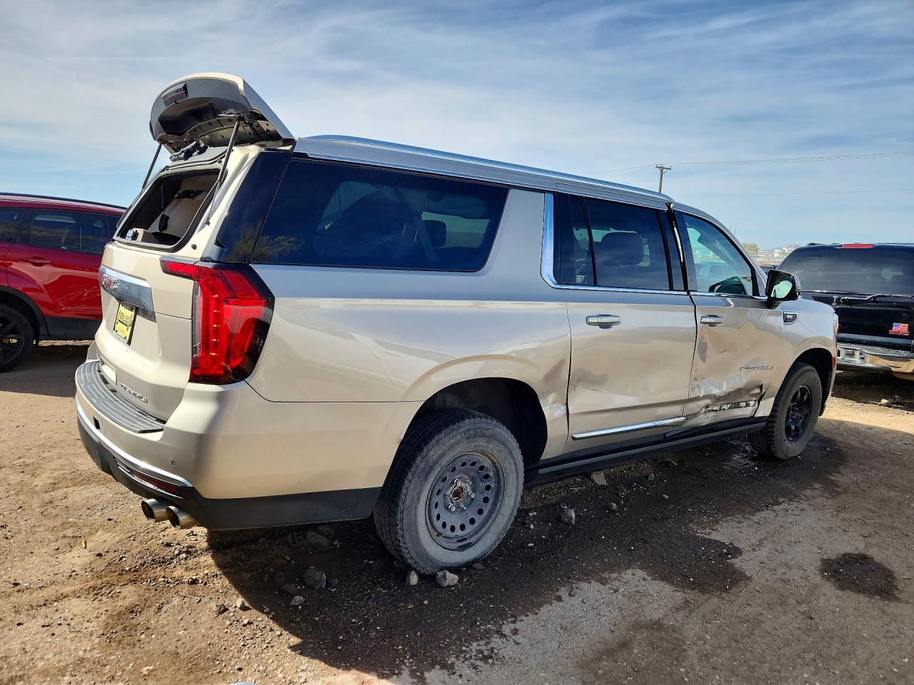 GMC YUKON XL 2021 — 4