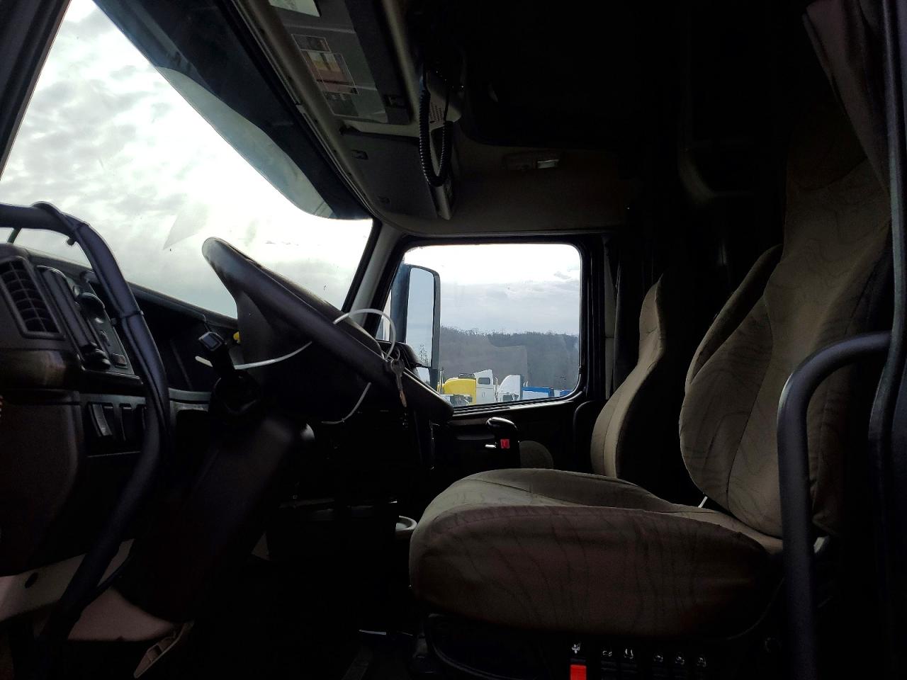 VOLVO VNL 2016 — 6