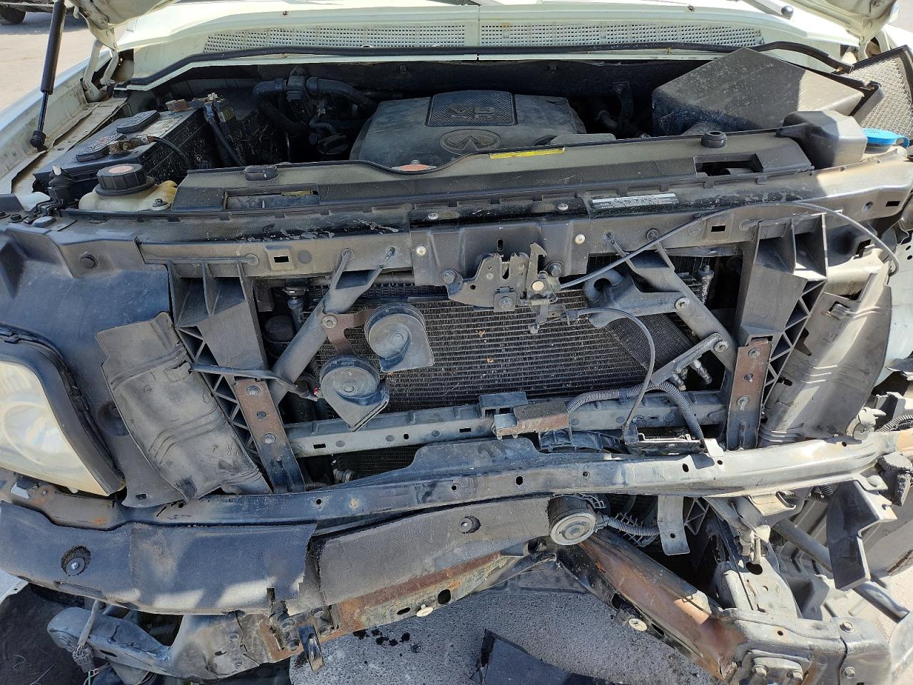 INFINITI QX56 2010 — 13