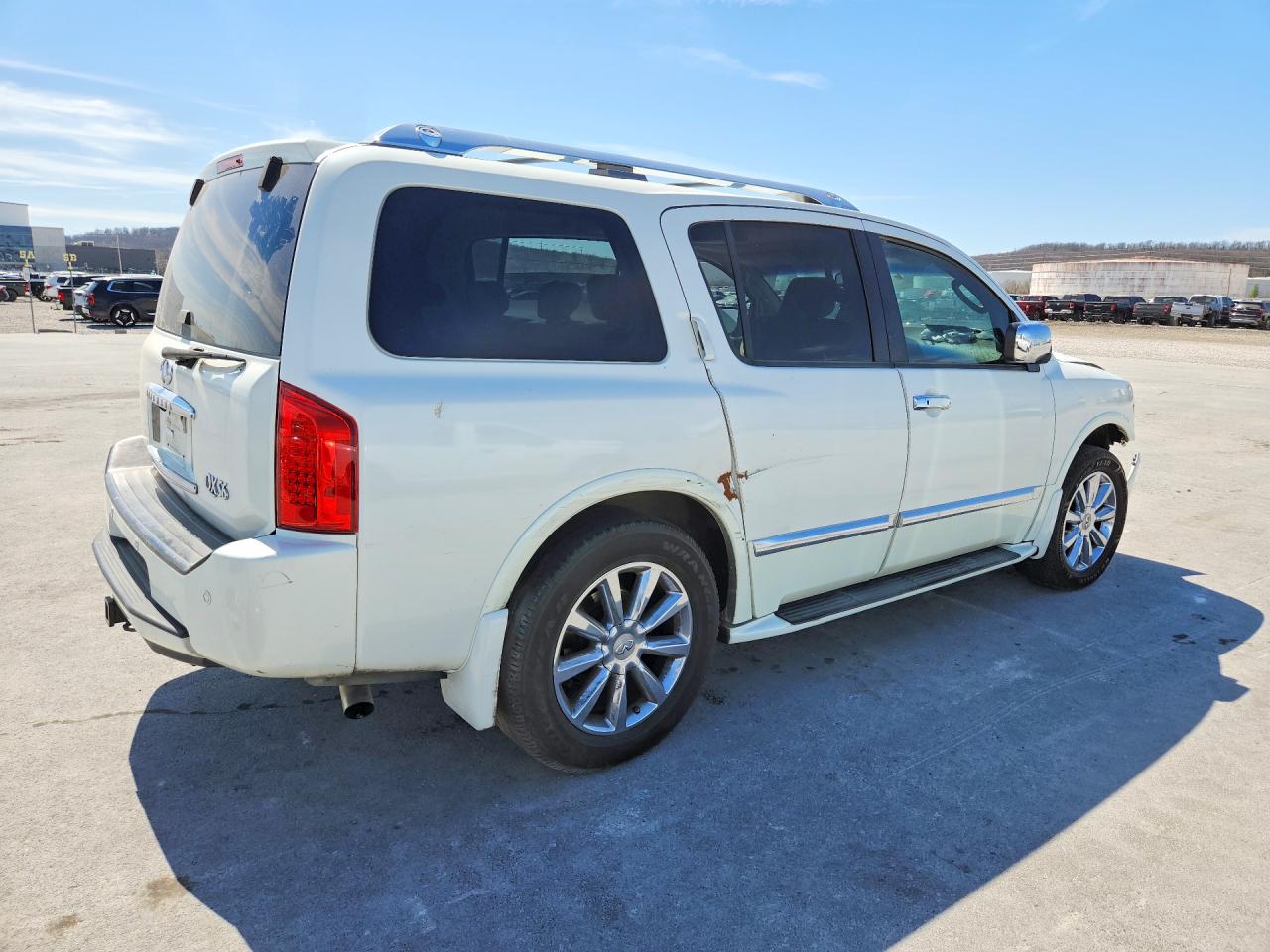 INFINITI QX56 2010 — 4