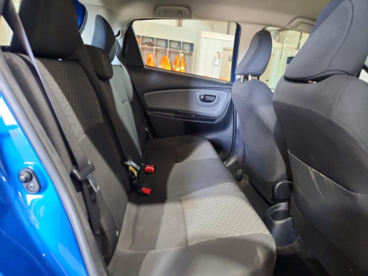 TOYOTA YARIS 2015 — 11