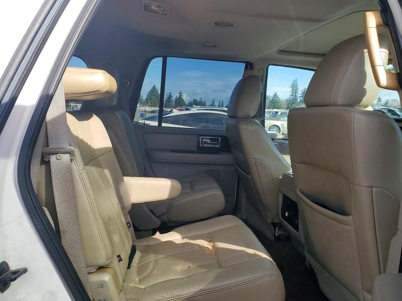 LINCOLN NAVIGATOR 2015 — 12