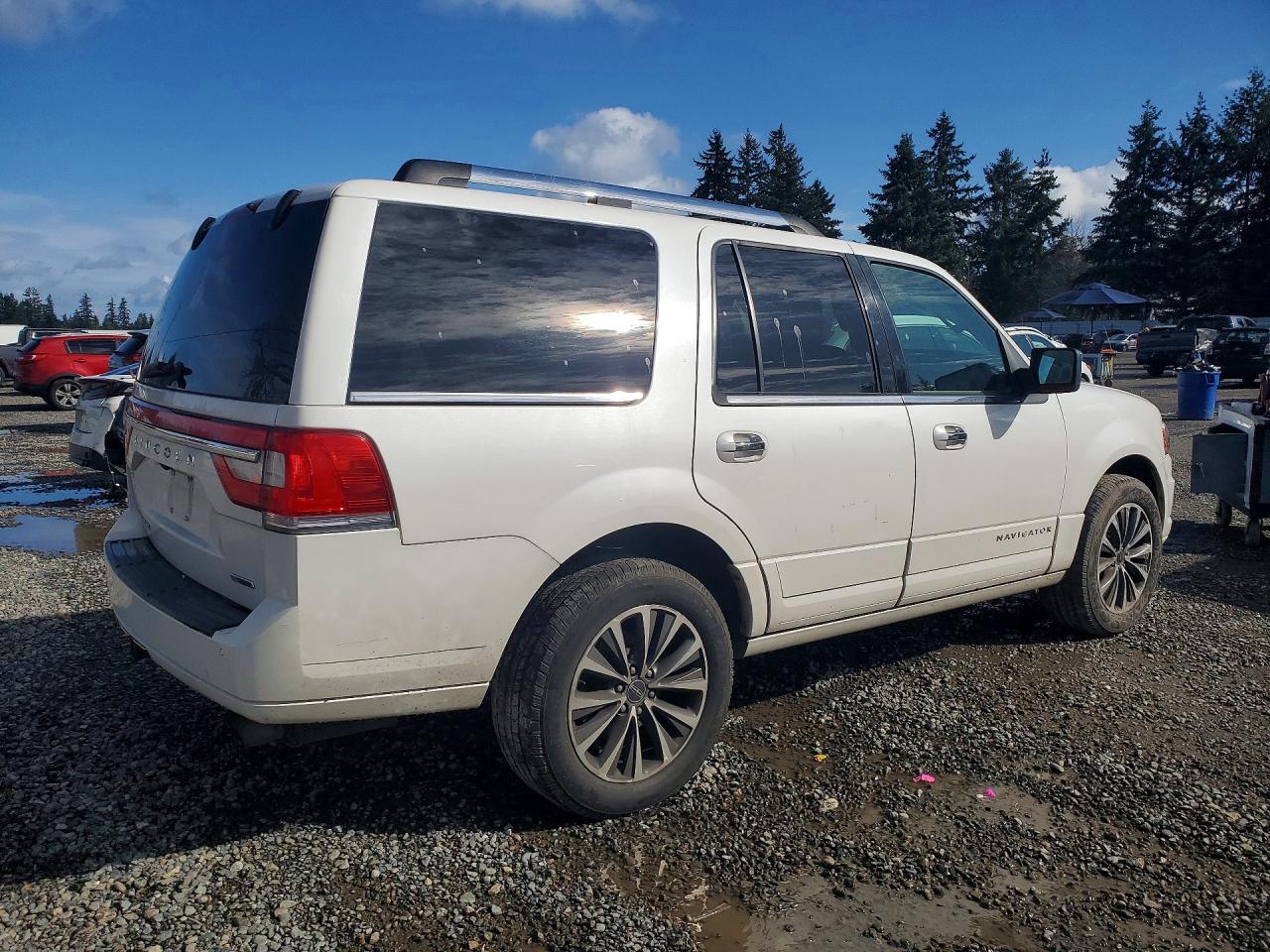 LINCOLN NAVIGATOR 2015 — 4