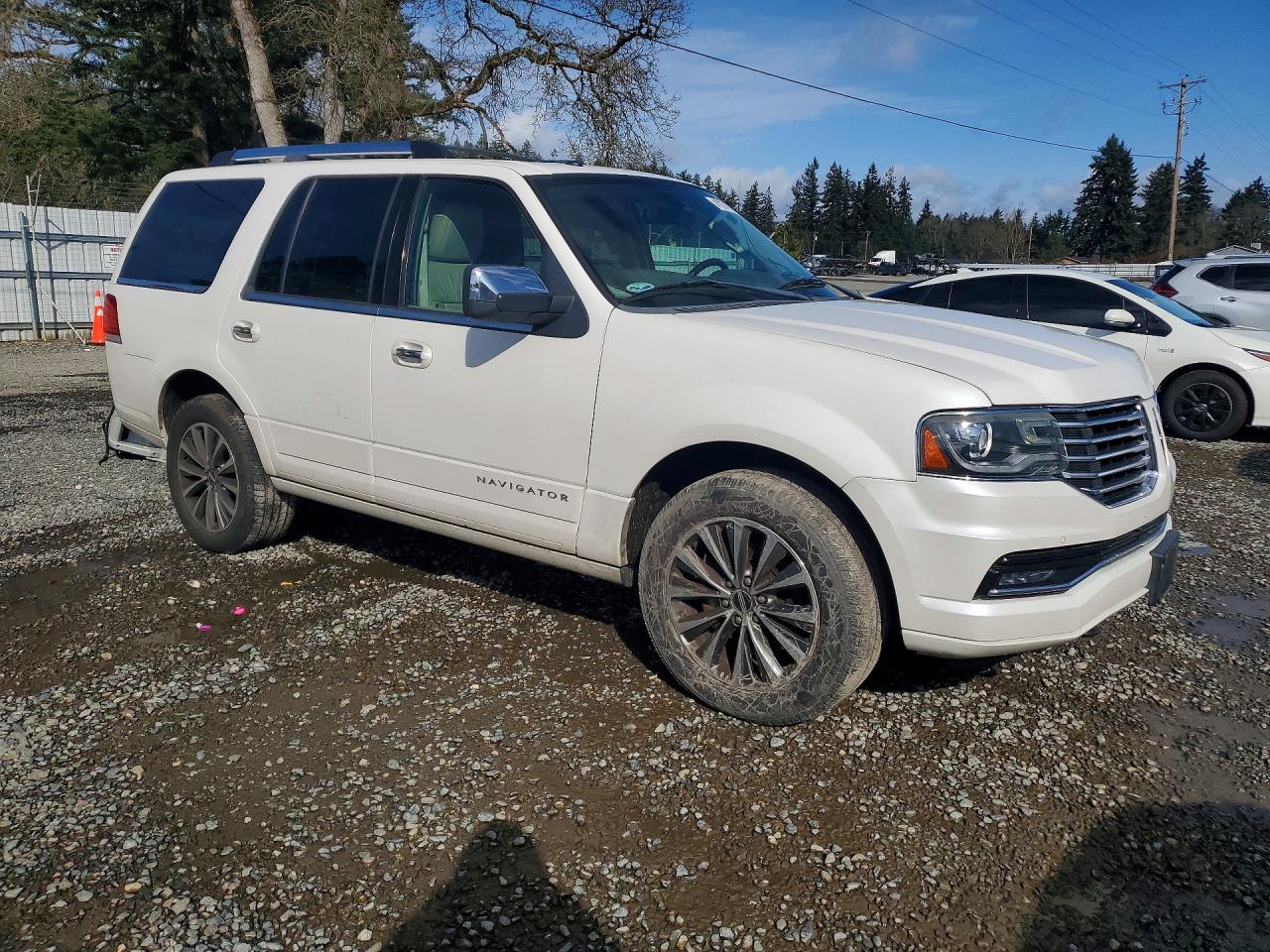 LINCOLN NAVIGATOR 2015 — 5