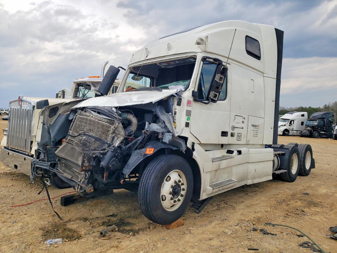 VOLVO VNL 2012 — 3