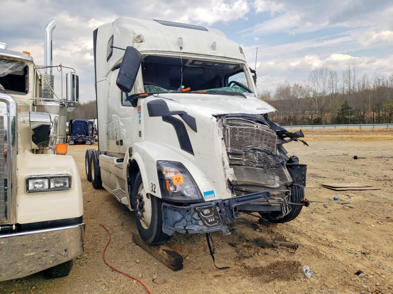 VOLVO VNL 2012 — 2
