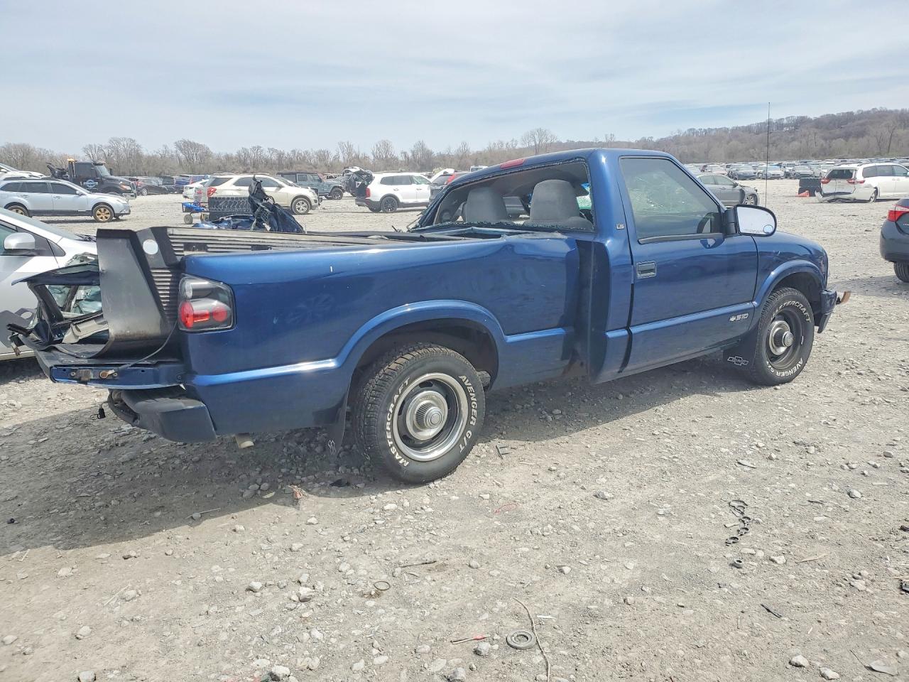 CHEVROLET S TRUCK 2000 — 4