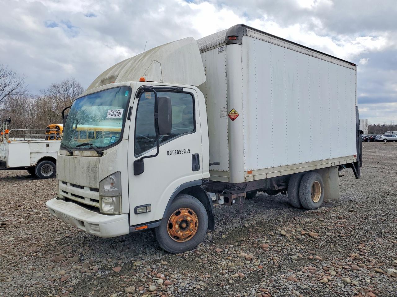 ISUZU NPR 2009 — 2