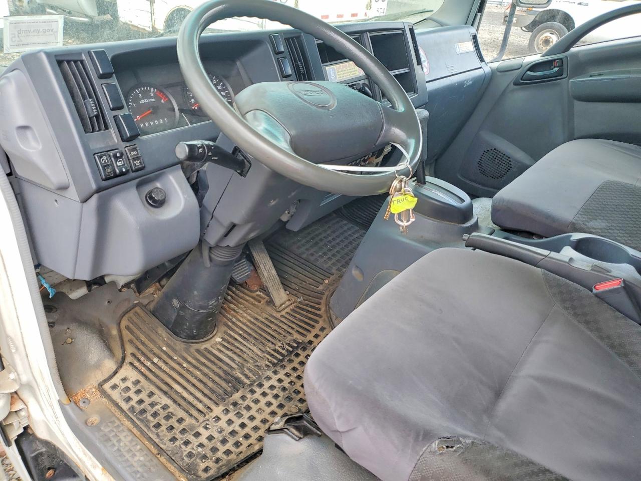 ISUZU NPR 2009 — 9