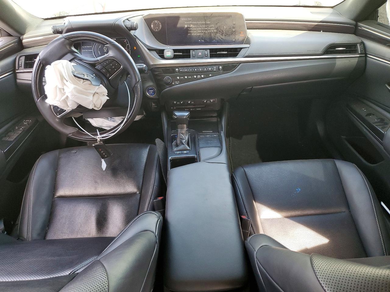 LEXUS ES 300H 2020 — 9
