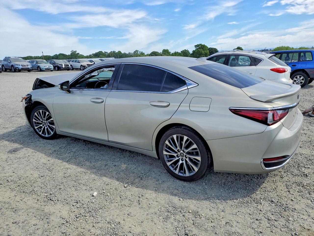 LEXUS ES 300H 2020 — 3
