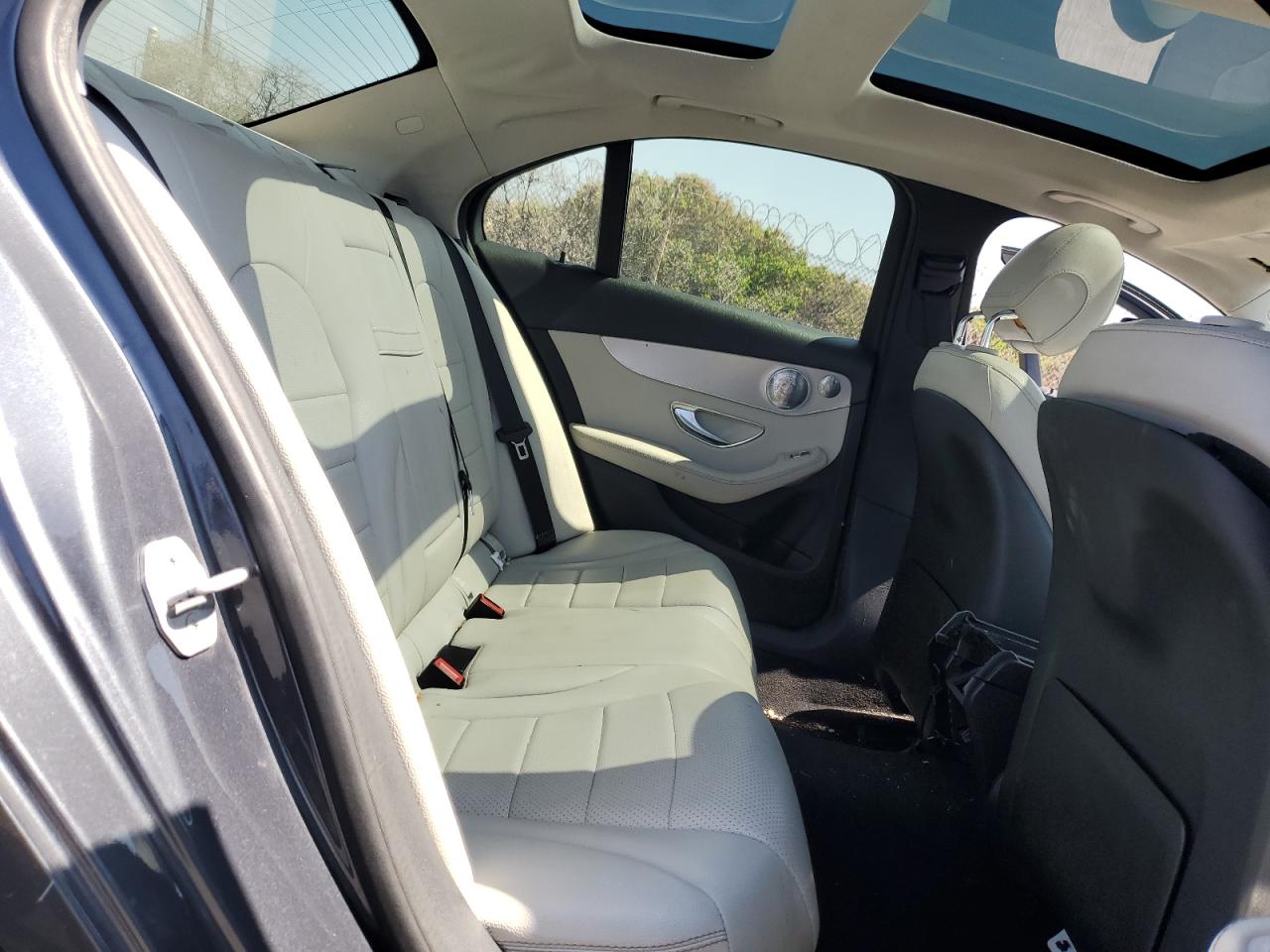 MERCEDES-BENZ C 2016 — 11