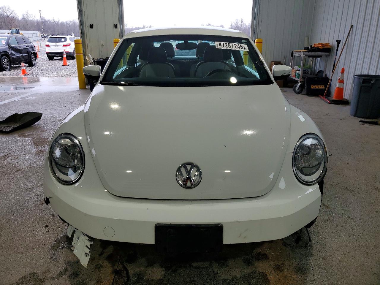 VOLKSWAGEN BEETLE 2015 — 6