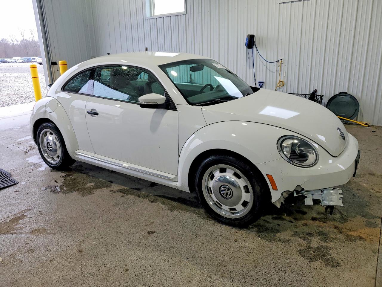 VOLKSWAGEN BEETLE 2015 — 5