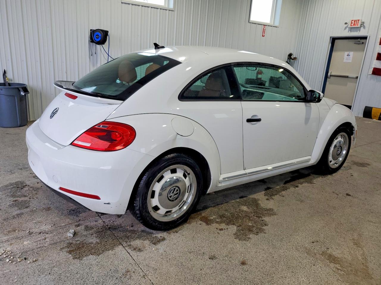 VOLKSWAGEN BEETLE 2015 — 4