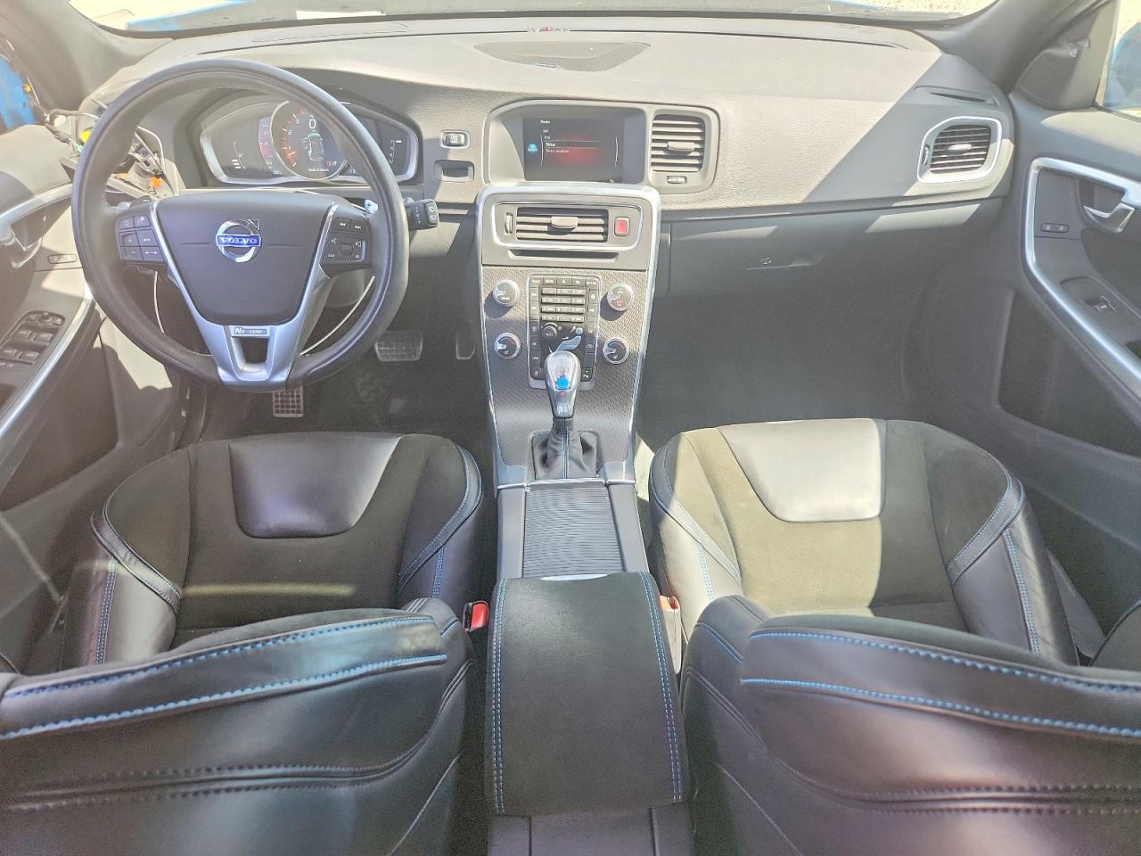VOLVO V60 2015 — 9
