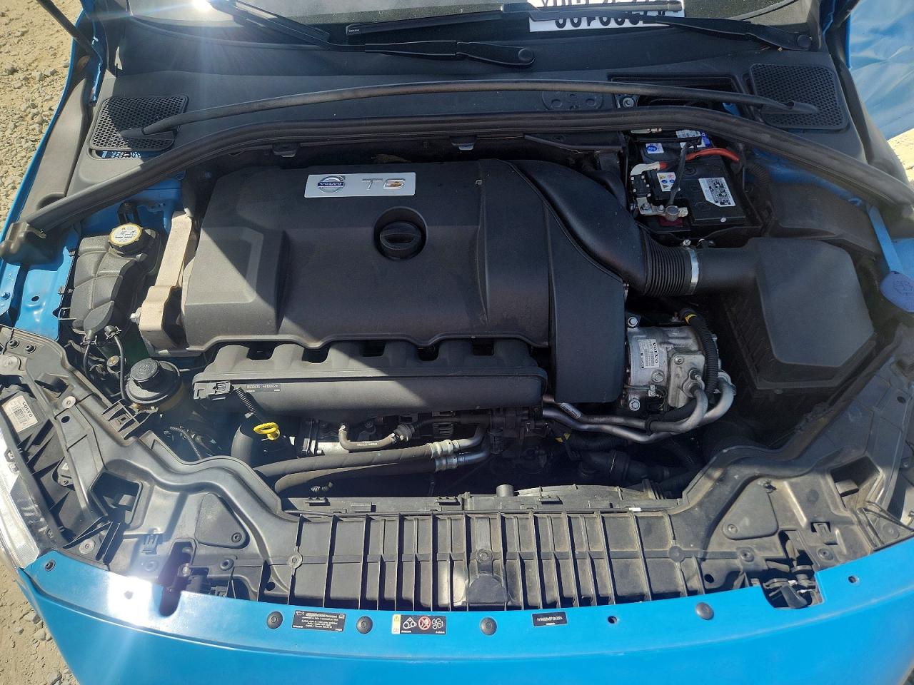 VOLVO V60 2015 — 12