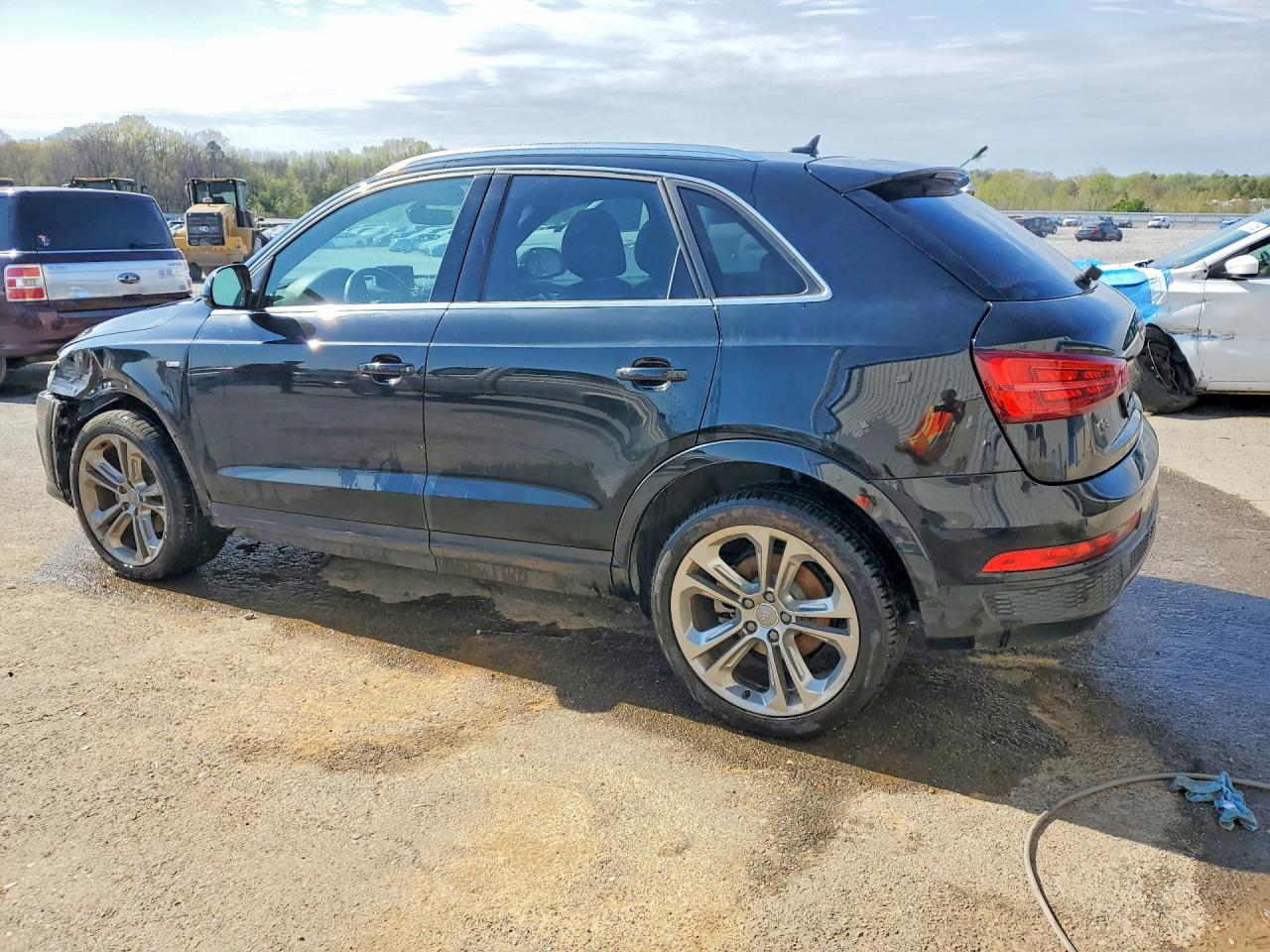 AUDI Q3 2016 — 3