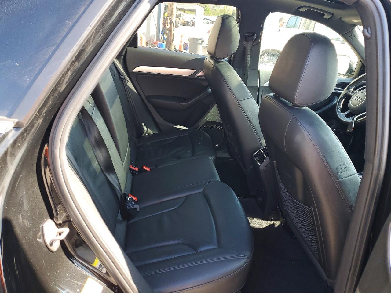 AUDI Q3 2016 — 11