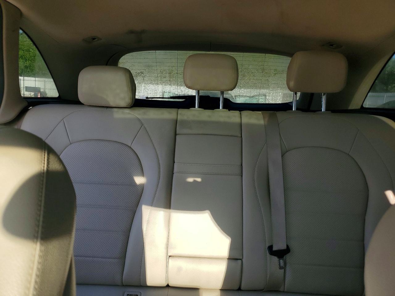 MERCEDES-BENZ GLC 2019 — 11