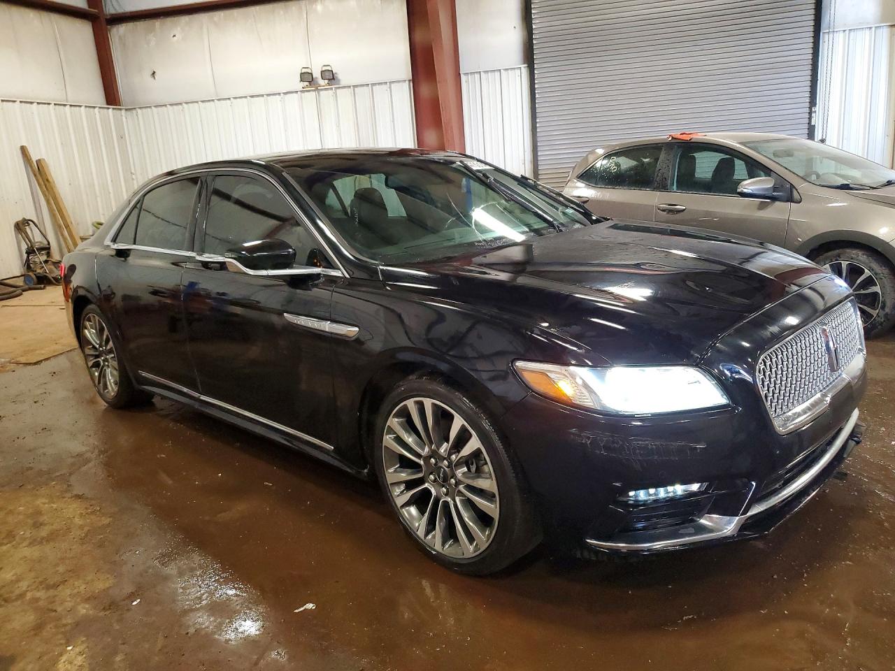 2017 LINCOLN CONTINENTAL RESERVE