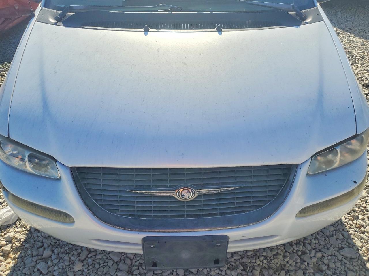 CHRYSLER TOWN & COUNTRY 2000 — 13