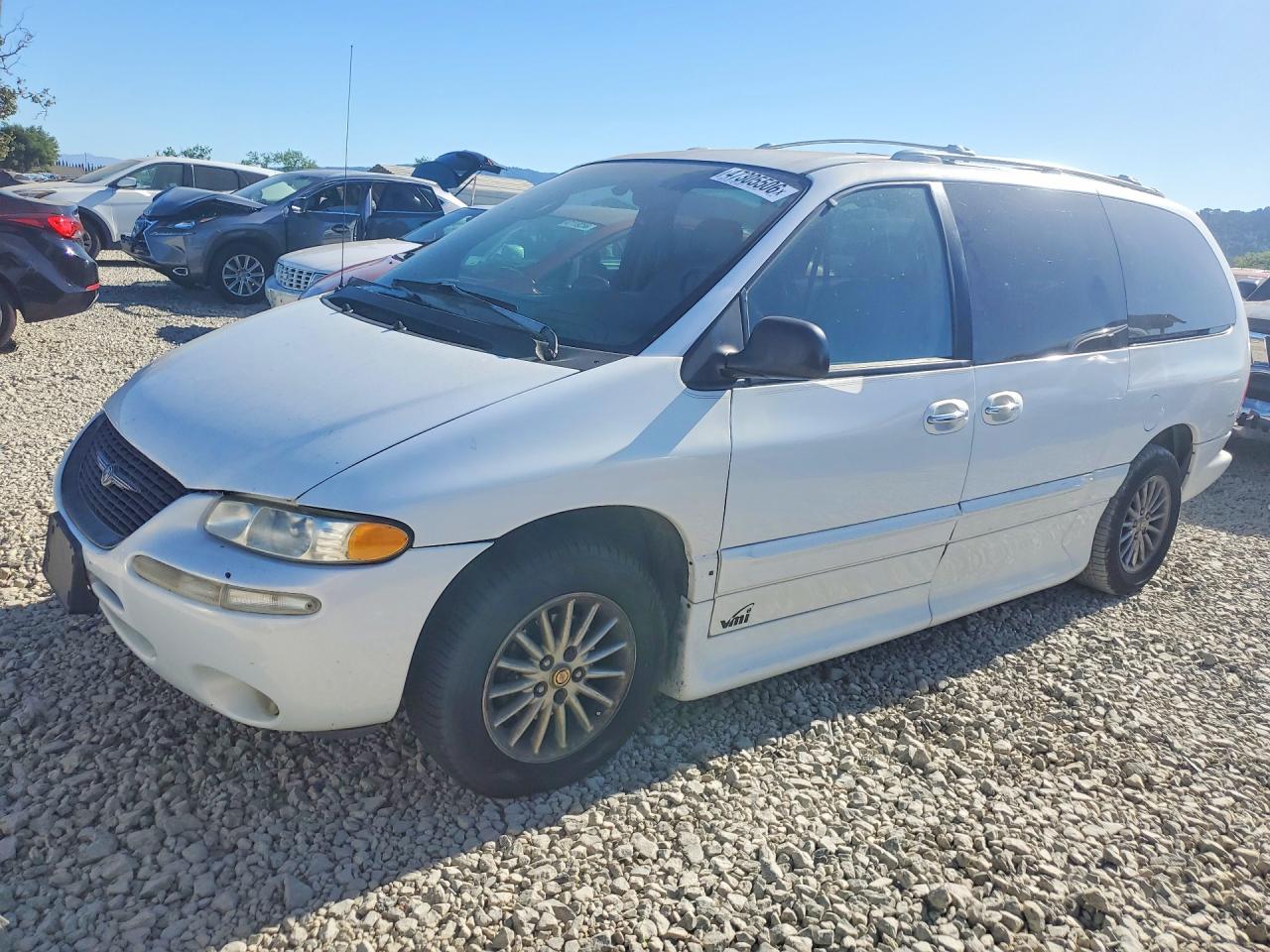 CHRYSLER TOWN & COUNTRY 2000 — 2