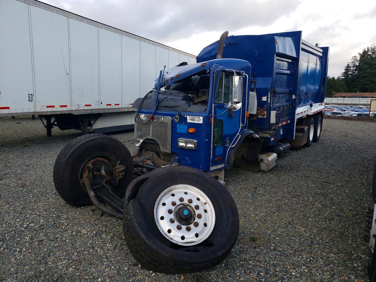 2011 PETERBILT 320