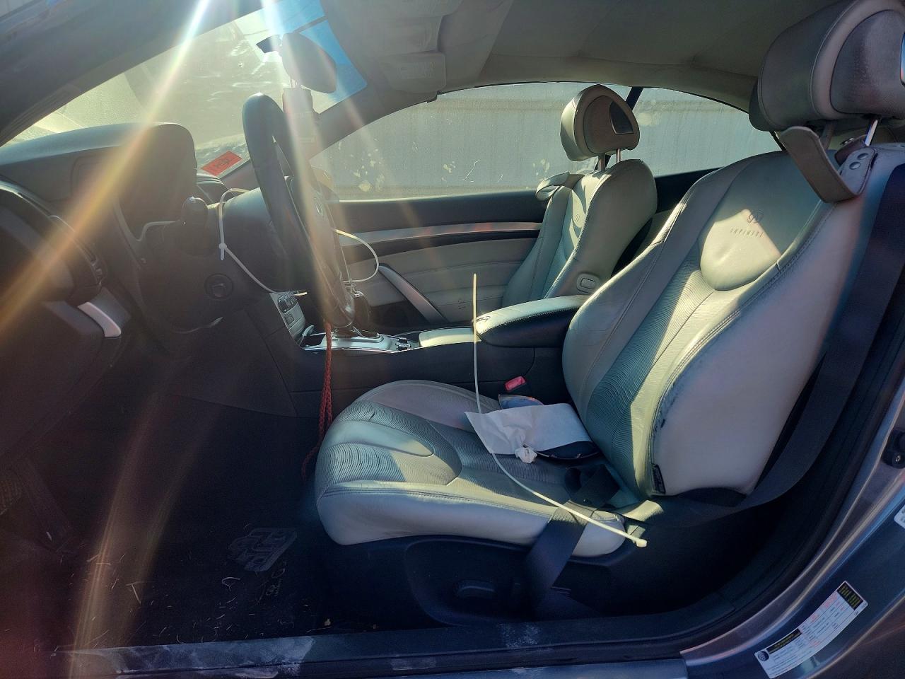 INFINITI G37 CONVERTIBLE 2011 — 8