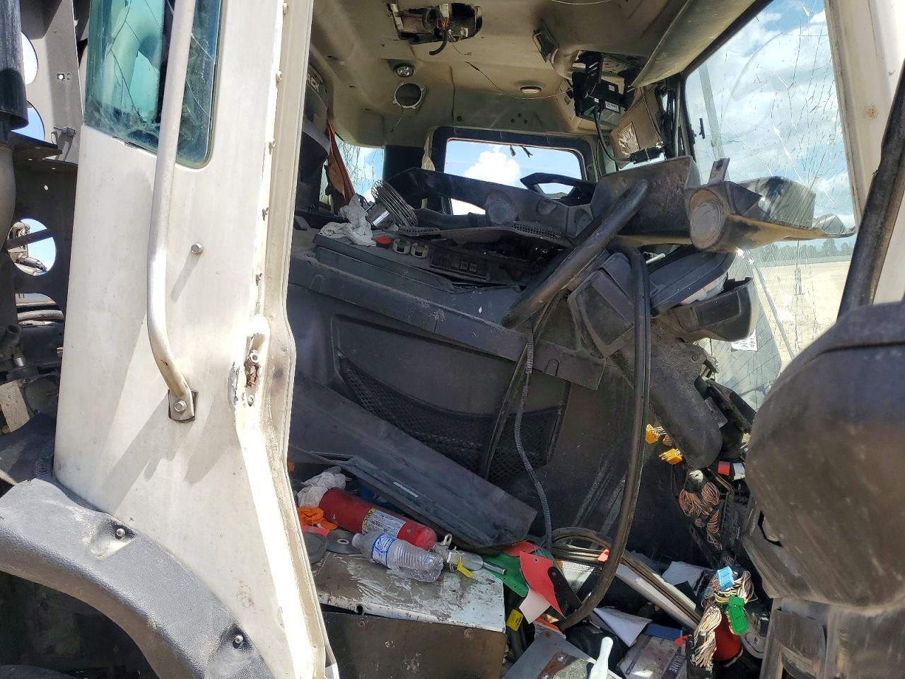 Mack Lr 2018 — 6